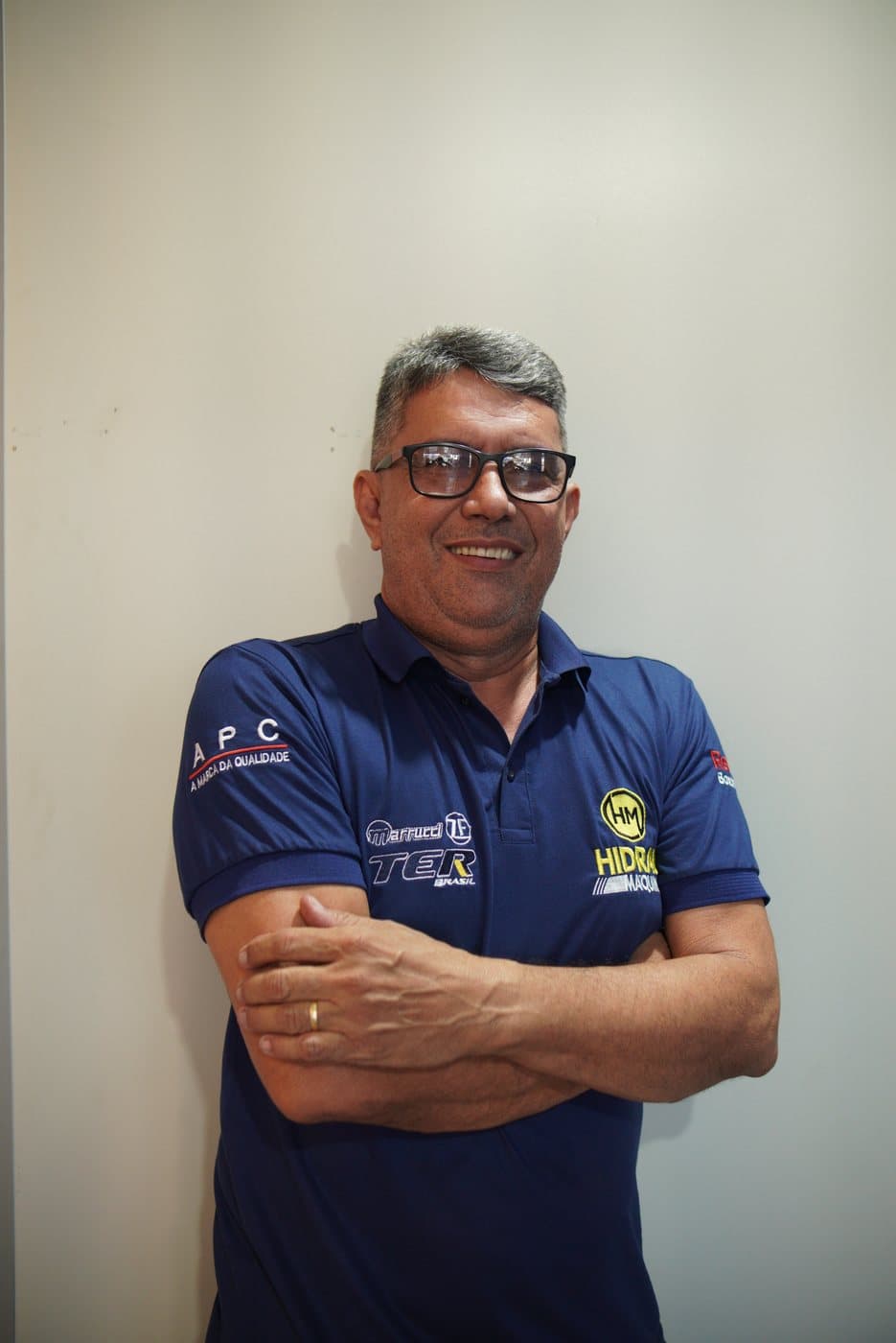 Equipe Hidrau Máquinas em Marabá, colaborador de uniforme